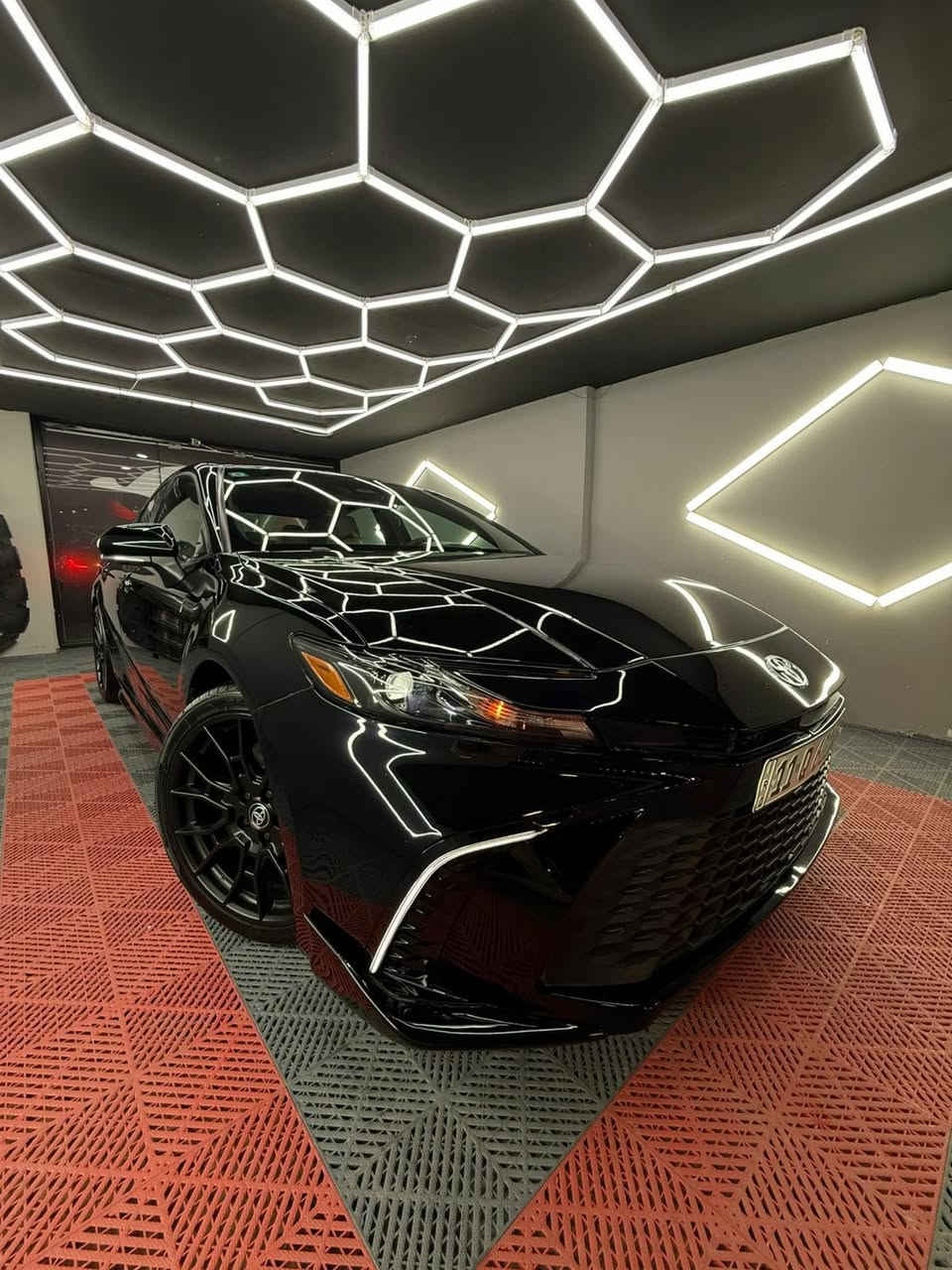 سلام عليكم كامري 2025se هايبرد
سياره مواصفات الseمعروفه تخم تايرات TRD سياره حادثه الجاملغ الامامي الايسر لغد فقط الجاملغ مصلح ومصبوغ نفسه ودعاميه مبدله و قماره بيه رصعه من كدام جهت عكس السايق ومن وره جهت السايق  معدل PDR السياره ماشيه 3،000ميل السياره احله من الصور سعره 22500الف يعني شدتين وخمسه عشرين ورقه للاستفسار:***********
