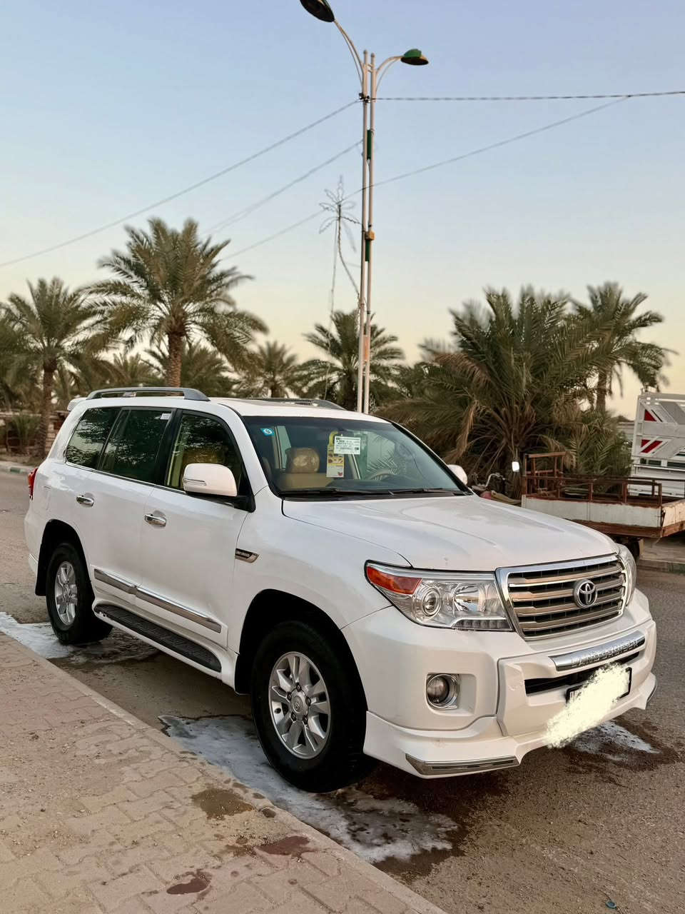 السلام عليكم للبيع لاند كروز مديل 2009حره بسمي مداور ثاني يوم جاهزه السياره مكينه كير حداديه تبريد تخم تاير كله شرط سياره جديده بمعنى الكلمه مال جني سنويه جديده لل30وهزه جديده بيه فقط رشات صبغ بدون اي ضربه السعر لاستفسار ***********المكان سماوه المركز ❤️
