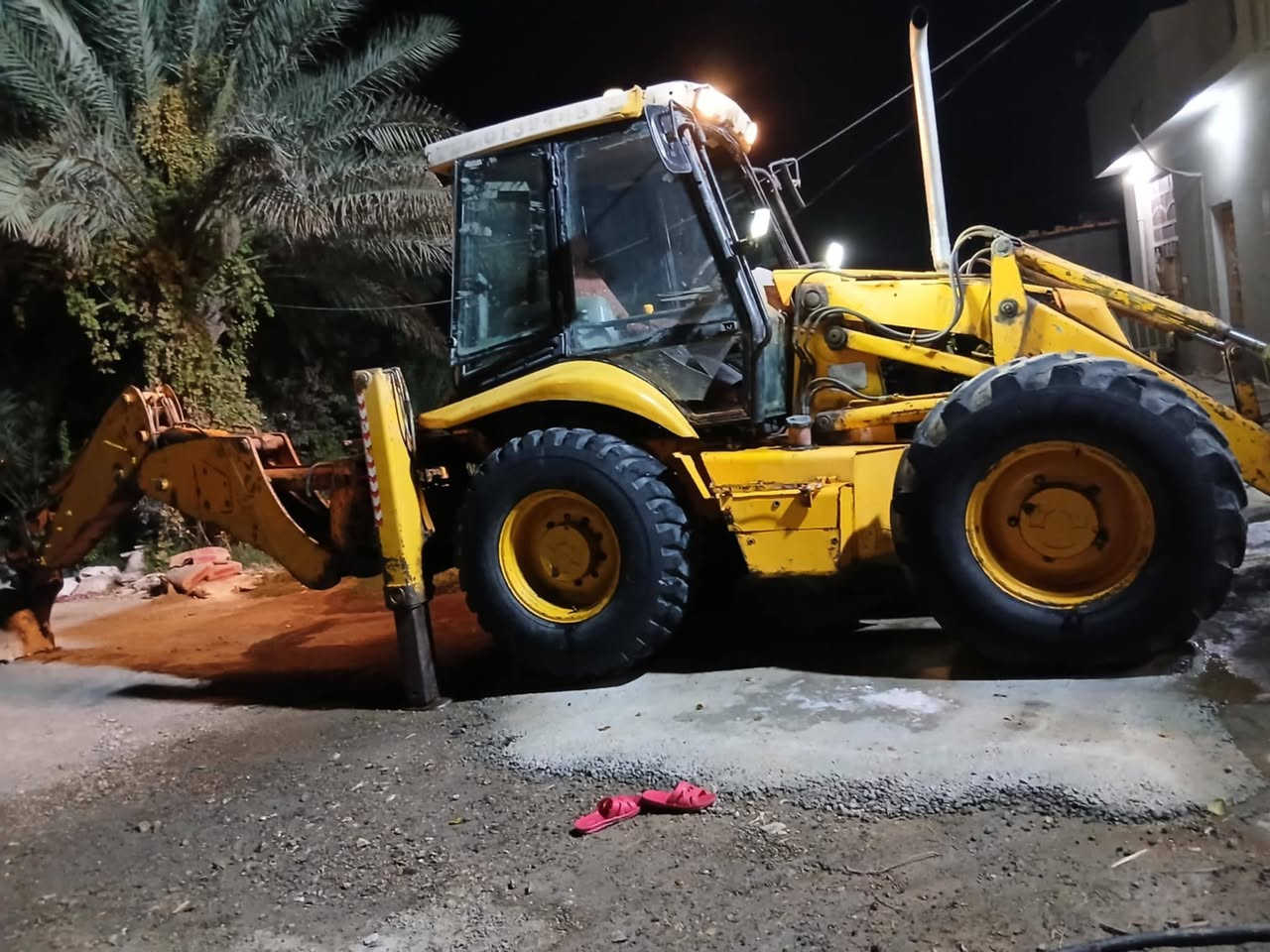 سلام عليكم جي سي بي بريطاني البيع السعر ١١٠ وبيهه مجال كامله مابيهه اي نقص موديل ٩٨ خير من الله مكاني ابو غريب تحويل ثاني يوم اتصال عل رقم ***********
