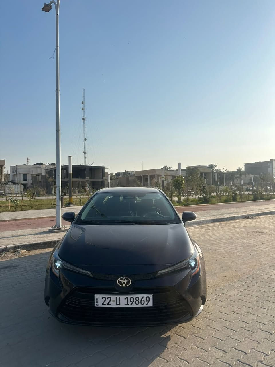 تيوتا كورلا
مديل 2024 وارد امريكي رقم اربيل وكاله تحويل . 
ضرر السياره بنيد  تبديل وبارد بخشم بالجاملغ فقط .
السياره مواصفات le معروفه تدفئة كشنات رادار امامي نقط عميه شاشه تدعم ابل كار بلي واندرويد وبعد بيها مواصفات .
السياره زيرو ماشيه ٦٠٠٠ mi فقط .
لون ازرق كحلي جاهزه من كلشي مال جناي.
محرك 2000 مرغوب  .
سعر 162$ وبيها مجال 
عنوان السياره البصرة الجنينة 
تلفون ***********
