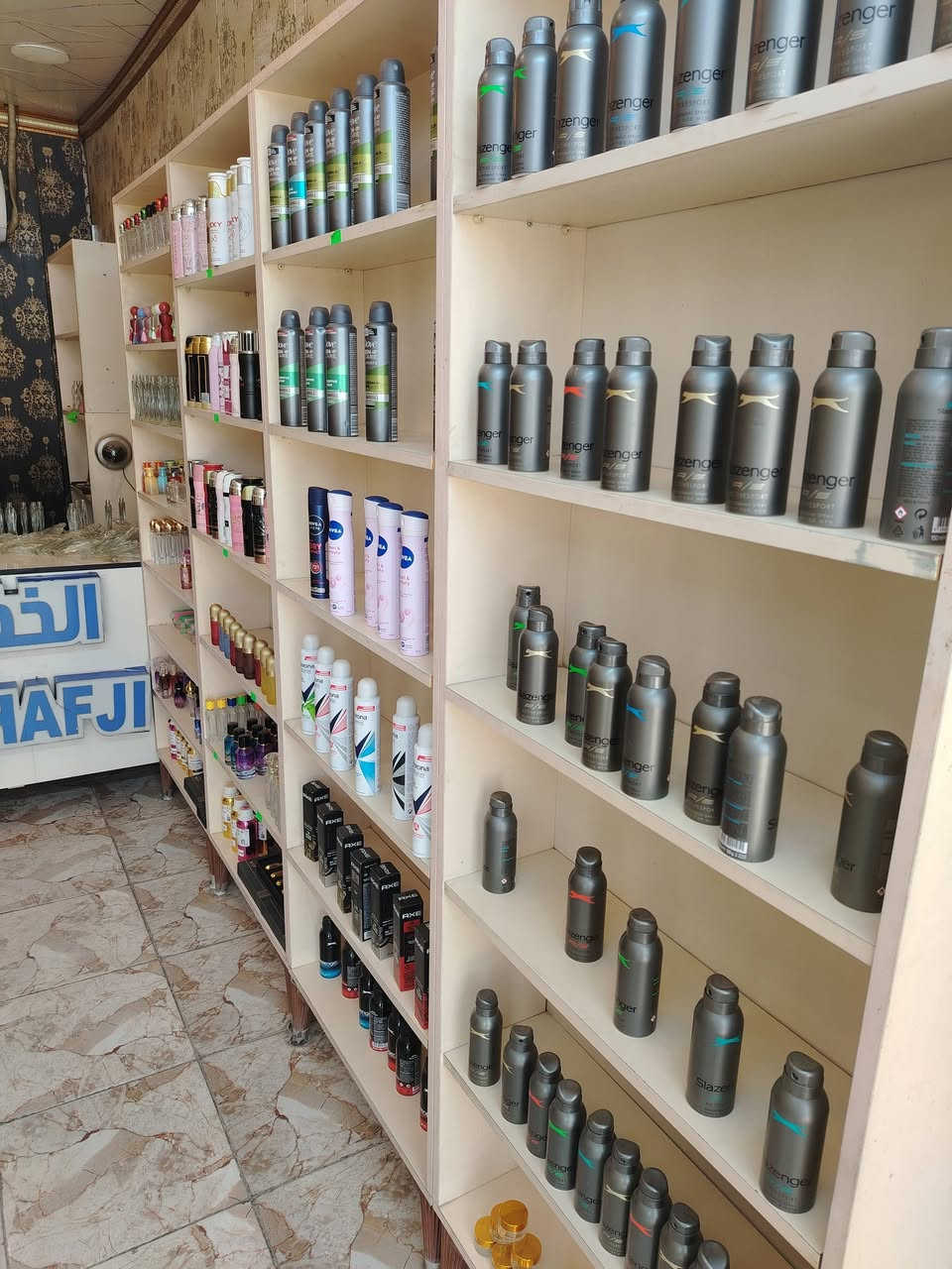 فاترينات للبيع كلش نظاف العدد 9 العرض 70الارتفاع 180 المكان بغداد البياع سعر القطعه 50 الف   ***********
