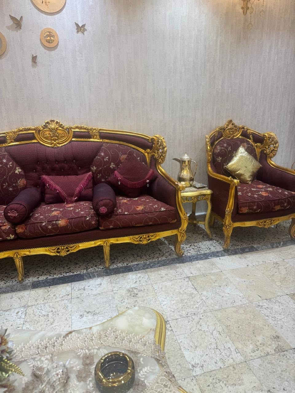 السلام عليكم 

تخم قنفات زان مصري دمياطي 10 مقاعد بحاله جيد جيداً  السعر 950 الف

ميز طعام مع 5 كراسي بحاله جيده السعر 150 الف
للاستفسار خاص او واتس اب ***********

