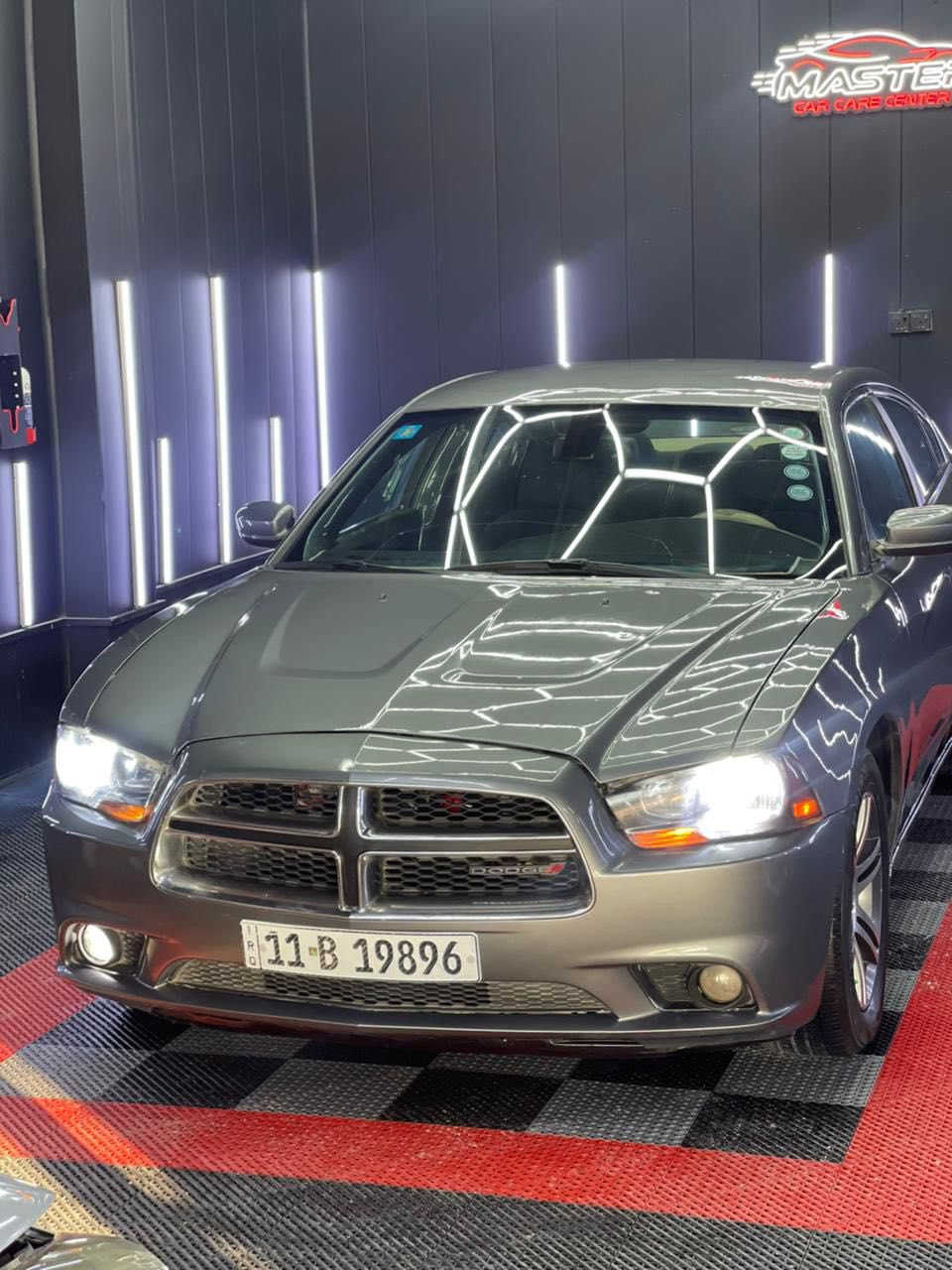 جارجر ١١ جاملغ وبنيد وبيها رشات صبغ جماليه السياره
 جاهزهه من جميع النواحي الف ماتصرف عليها 
***********
