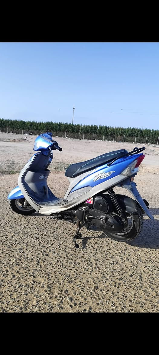 السلام عليكم ماكس قچمه للبيع دراجه كفاله ما مفتوحه تجي وتجيب وياك مصلح يفحص دراجه كامله من كلشي دبلات امامي خلفي جديد رباط مكينه جديد كهربائيات كلها شغاله من الطول للطول الدراجه ربع ماذب عليها الدراجه نگره سلف تجي وتشوف بعينك شاهد الله احله من الصور مكاني البصره الزبير  السعر 700 وبيها مجال حگ الجيه للستفسار اكثر اتصل وانه خادم *********** ولمو شراي رجائن لايتعبني
