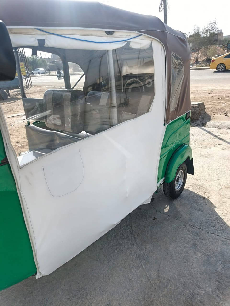 سلام عليكم تكتك 21سنويه رقم باسمي تحويل ثاني يوم مانقصه شي محرك مفتوح مكان بغداد شهداء السيديه الرقم *********** السعر 8
