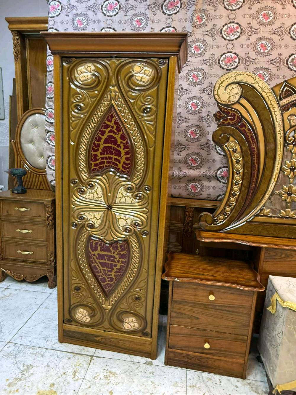 السعر ٧٥٠ قفل 
شد نقل داخل بغداد مجاني
نضافه ٩٠
٨ قطع
شغل وصط