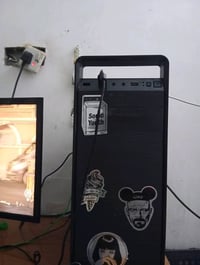 Pc و شاشه شاشه سامسونك 60 hz  Pc : i3-6100 CPU 3.70 GHz Ram 16g ddr4  ...