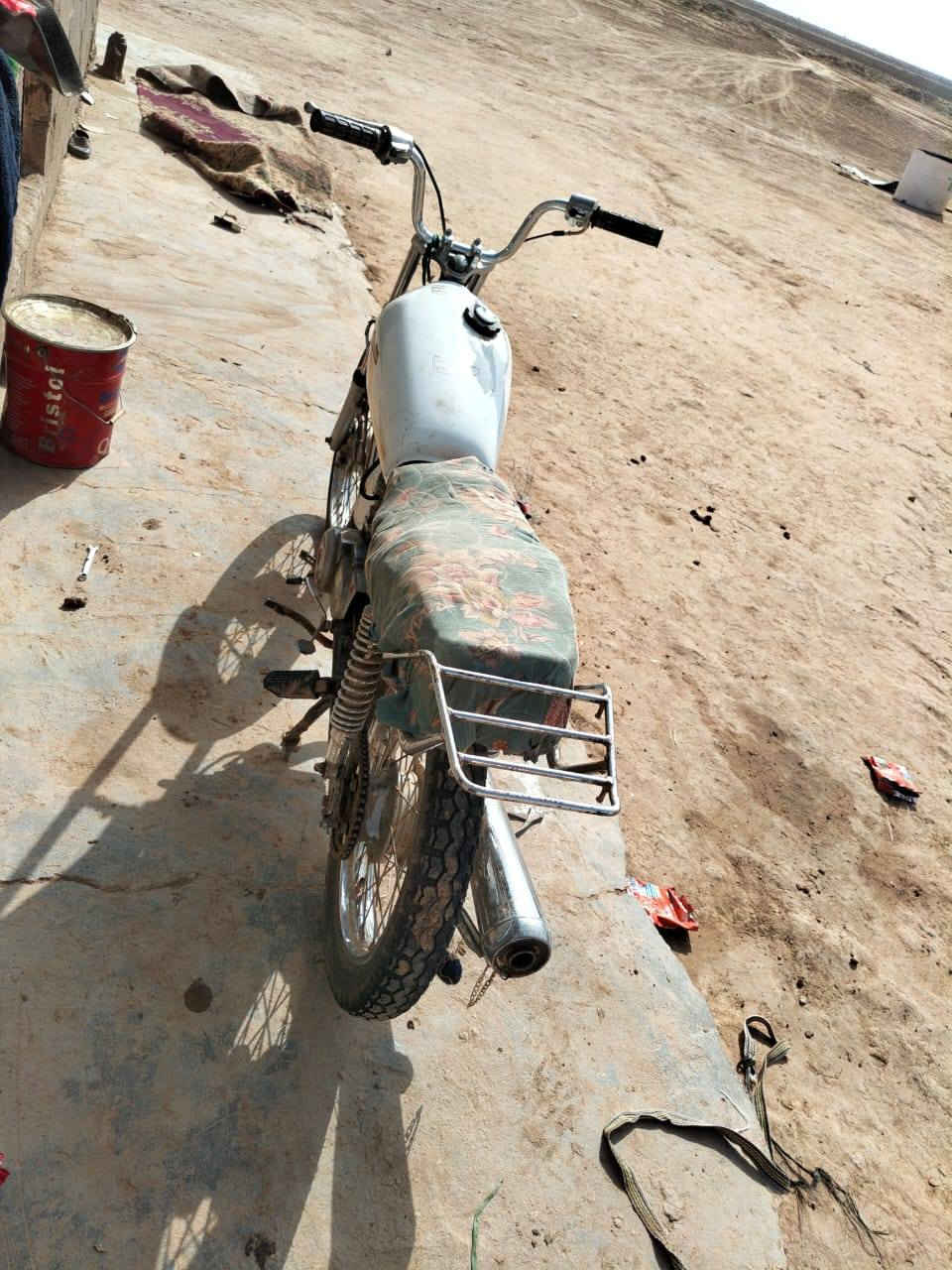 سلام عليكم دراجه للبيع بدون عوزه  ترتيب مكينه ناعمه بسعر 320 الف وبيه مجال بصيط رقم ***********
