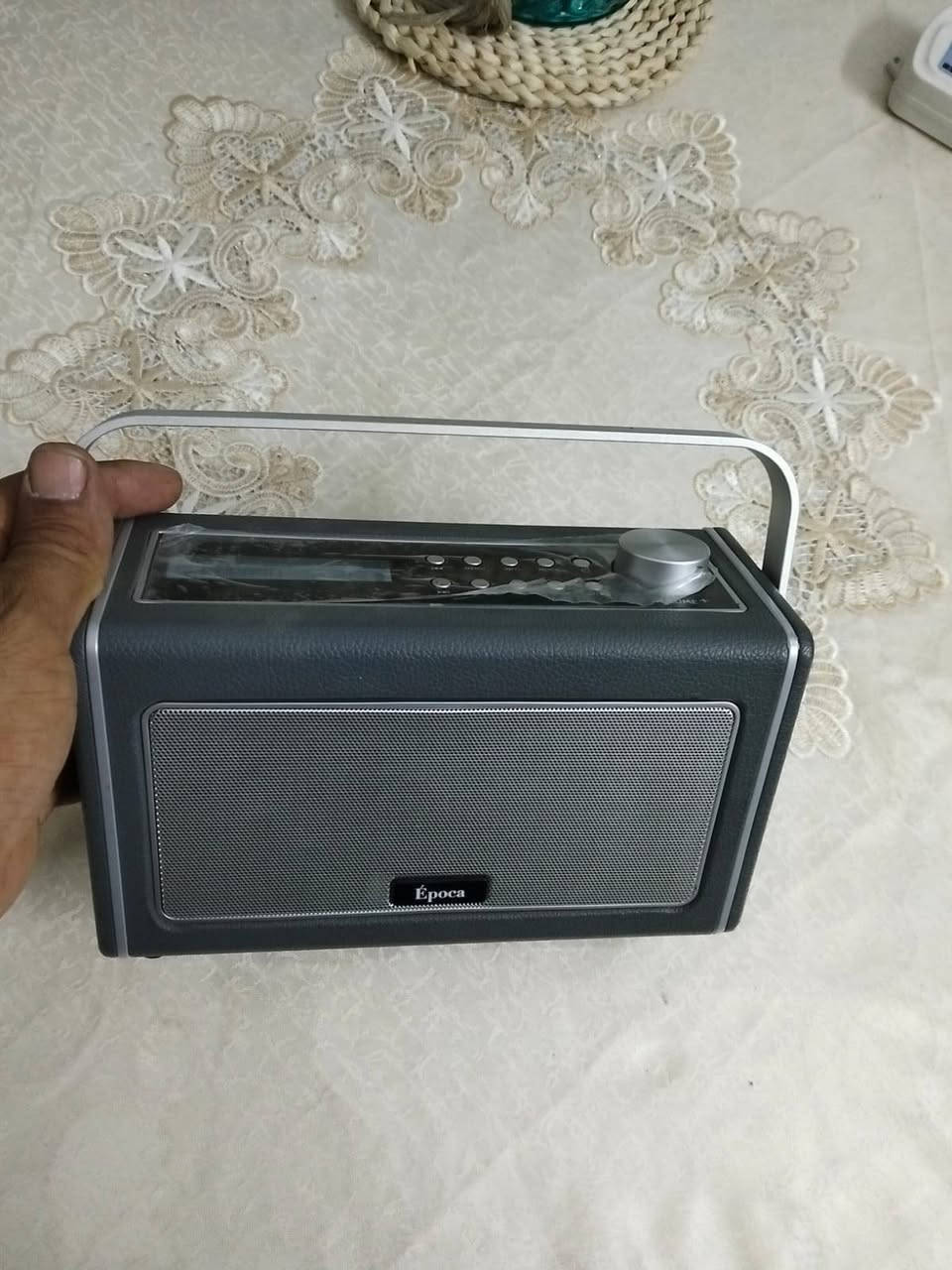 للبيع 
راديو انكليزي جديد وغير مستخدم FM
ذات اطار مغلف بجلد
ينربط كيبل اوكس
ومع الانترنت
شاهد الفديو بعمل الجهاز

بغداد
***********
