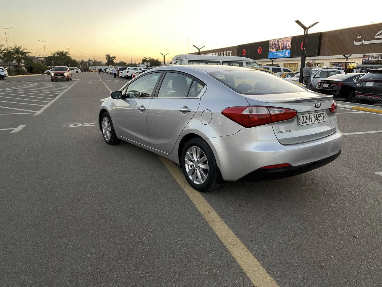 سيراتو ٢٠١٤ خليجية محرك ١٦٠٠ دوش تبريد قطعتين حساس خلفي كامرة ٤ أنظمة تحكم للقيادة مري شفط اشاير بلمري شاشة بلادية رقم اربيل بسم شخص  عربي شرط التحويل رقم الجديد السعر ١٢٥ ورقة بيع او مراوس حسب القناعه للاستفسار سيف السونار مرفق وية الصور *********** مكاني بغداد شهداء البياع
