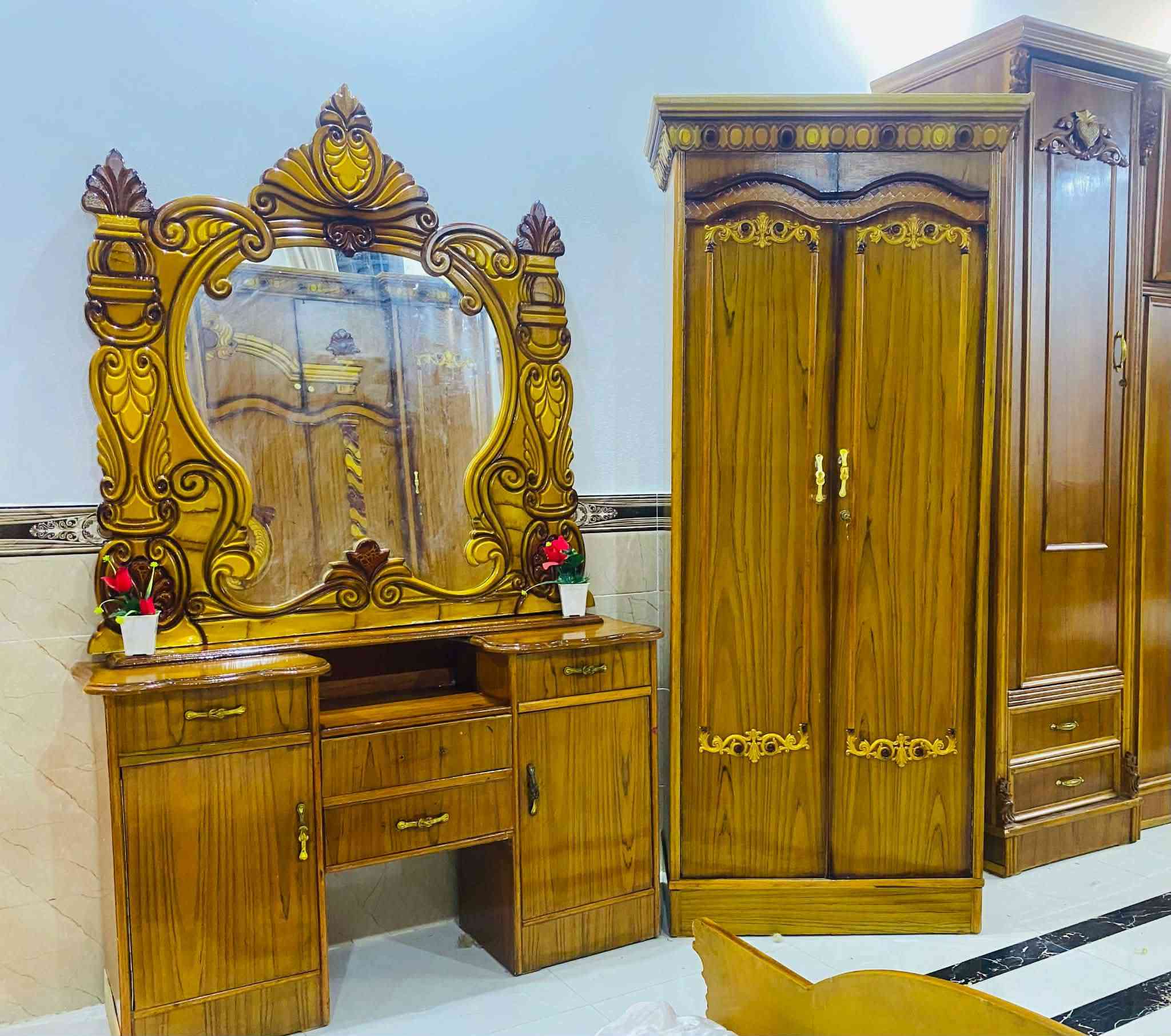 سلام عليكم توجد غرفه نوم مستعمله للبيع صاج عراقي السعر ٨٠٠ الف بي مجال *********** واتساب توجد خدمة توصيل
