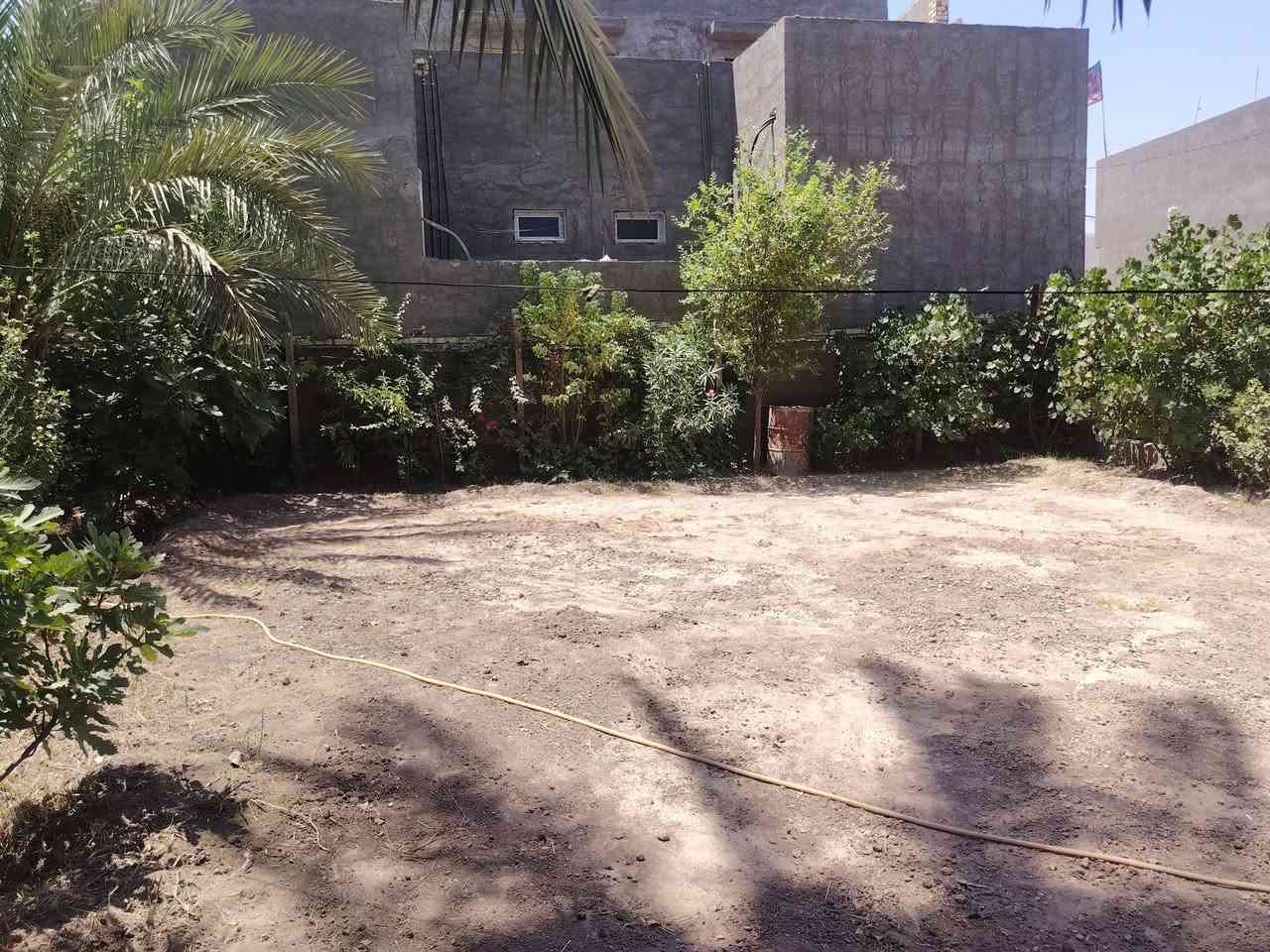 دار للبيع المساحه ٢٠٠ متر +قطعه مشجره ضمن البيت ٢٠٠متر المساحه الكليه ٤٠٠متر بناء حديث بناء ٢٠٢٤ الموقع شارع المشجر ورديه خارج للاستفسار ***********
