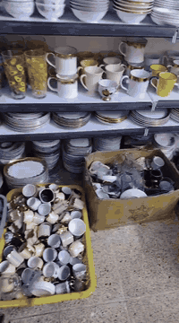 عندي محل مال مواعين للبيع شراي يجيني على الخاص لو يخابر على هذا الرقم0...