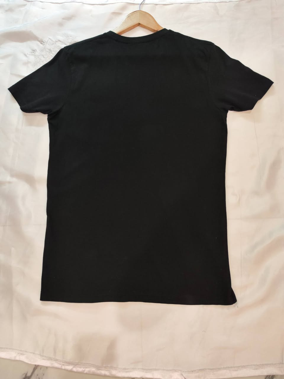 HOLLISTER CALIFORNIA 🔥🔥
باله اوريجنال 💯 💯 
 نظافة 💯💯
---------------
L قياس 
 قالب صغير
M يلبس 
 46cm العرض 
 72cm الطول
--------------
متوفر توصيل لجميع محافظات العراق 6 الاف 🚙
👍اي قطعة توصل مختلفة عن الصور او بيها مشكلة لا تستلمها


**إذا كنت صاحب هذا الإعلان وتريد حذفه لأي سبب، رجاءا أرسل رسالة إلى الدعم الفني**