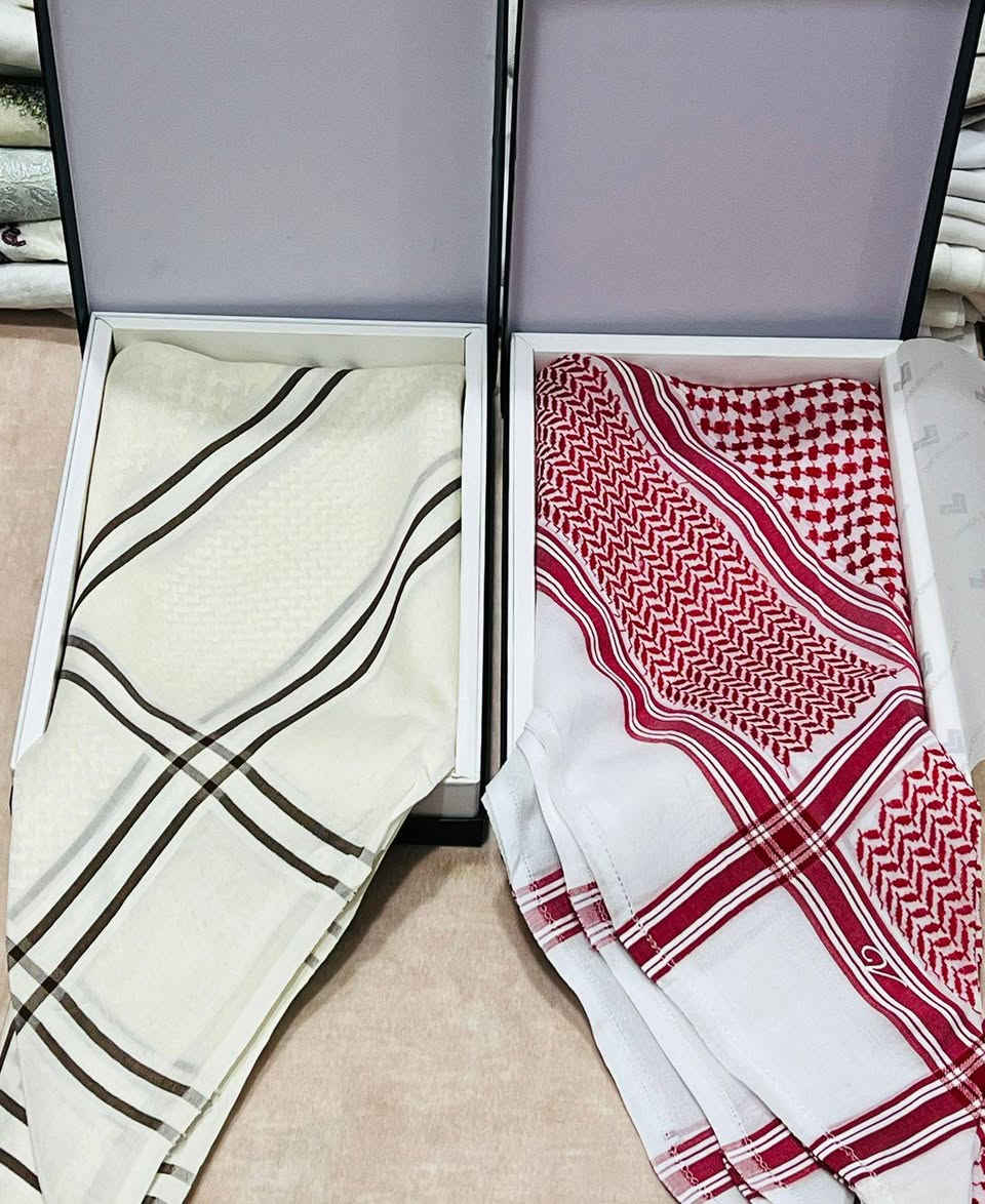 وصول وجبة جديده من الشماغ السعودي الابيض والاحمر البالة المستورد نضافة ١٠٠٪ 
وبسعر جداااً خرافي ١٠ الف فقط 
متوفر توصيل لكافة محافظات العراق 5 الف 
للتواصل. واتساب ***********
العنوان الانبار -عامرية الصمود -بناية حرج عبود -مجاور مكوى العامرية
