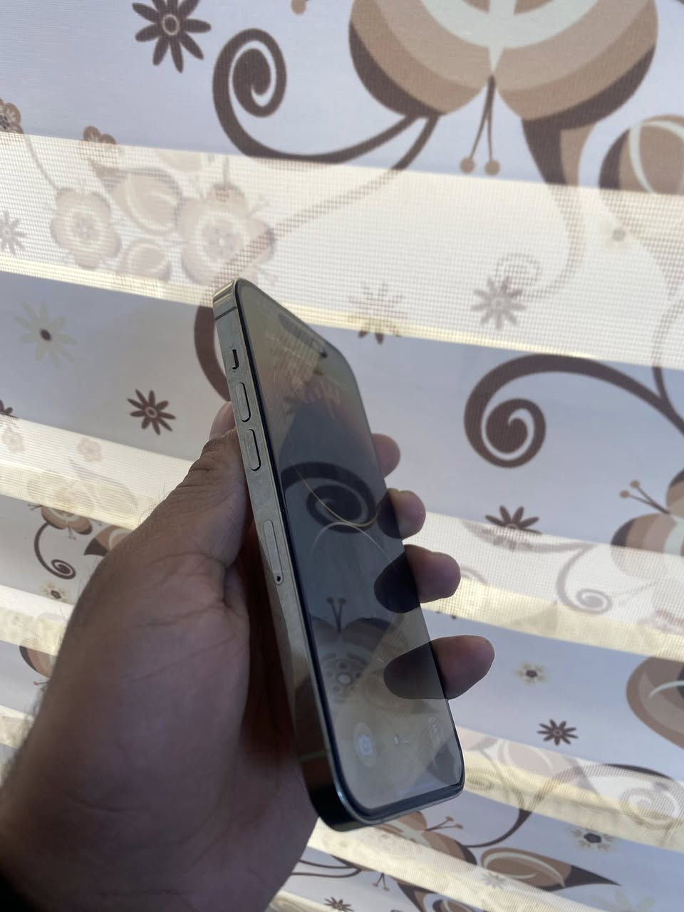 السلام عليكم
ايفون 14 برو الصغير 
ذاكره ١٢٨
بطاريه ٧٥
جهاز نضيف كلش ومابي شي 
ضرره بس الظهر مفطر من حافه كامرات
 كما موضح بالصوره مخلي كفر وضايع 
للبيع فقط
العنوان حي رمضان او اتصل وبيك خير ودلل
***********
