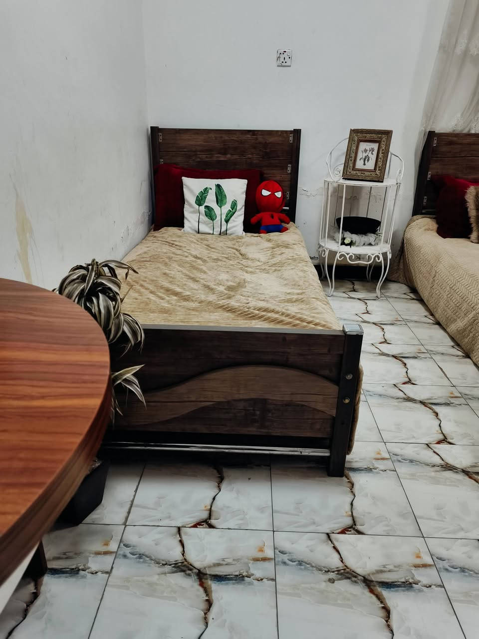 السعر٤٠٠ غرفه نوم تركي  سرسرين
بغداد حي الفرات
 ***********
