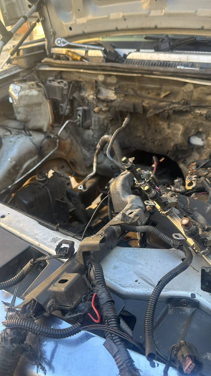 تم تبديل تايمن كيس وطخم مخاد وزنجيل وظاغطه 
وروله قايش وزيرفز عام

***********
