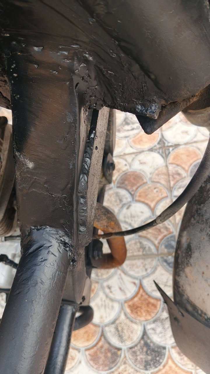 ستوتة للبيع
مكاني بلحمزة الغربي 
موديل 19 شاصي مكفول 
بيها مكينة 24
اوراق أصولي 
بيها لحيم بدرع 
سعرها مليون 

***********
