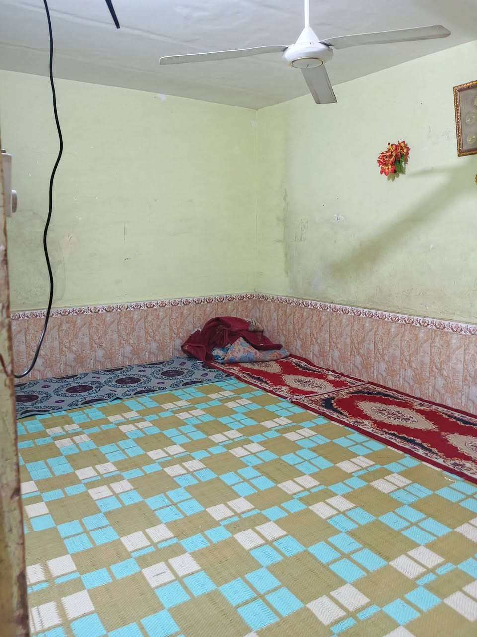 سلام عليكم بيت للبيع طابو صرف المساحه 200م المنطقه حي الزهراء  مقابيل عماره الخضراء على الشارع قرب جامع الاخره للاستفسار 
***********
