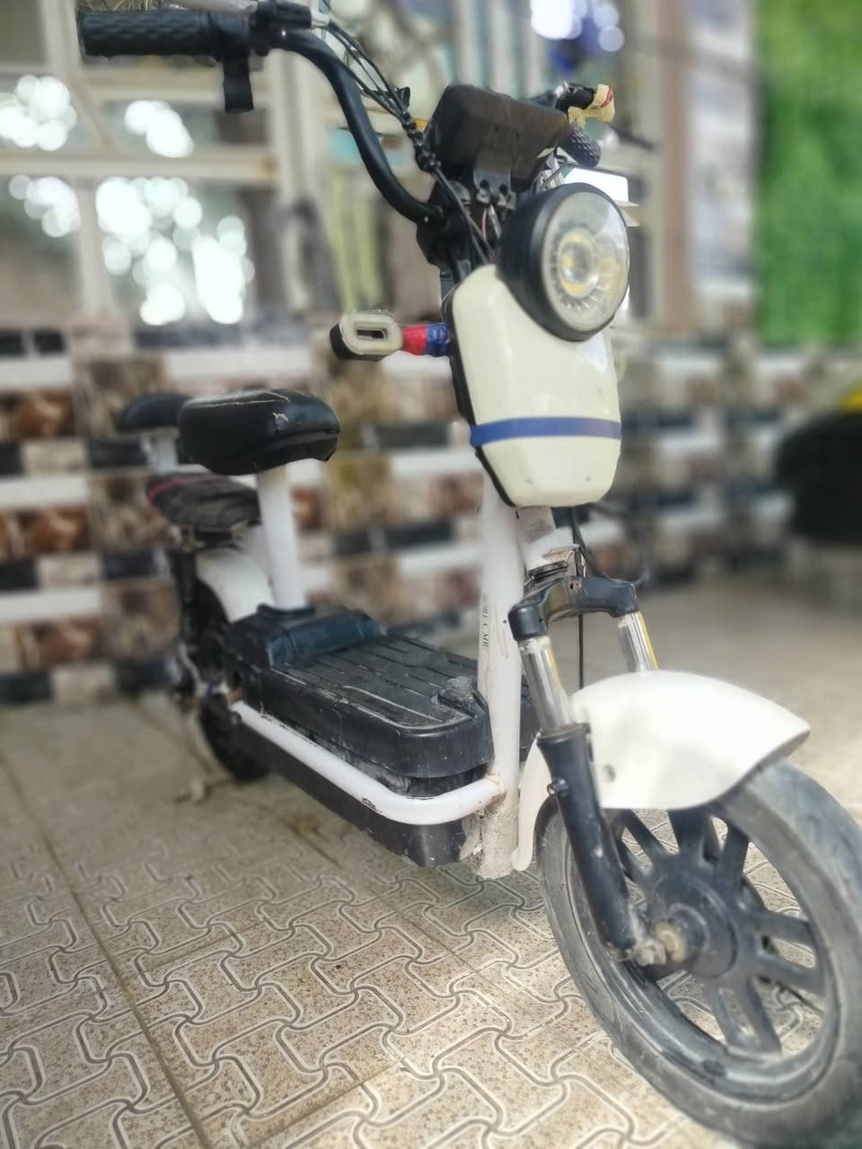 سلام عليكم دراجه شحن حجم 14 للبيع سعر ١٦٠بيها مجال بسيط مكان الغالبية سيف سعد دراجه سرعه ٧٠وتعبر اتصل *********** واتساب دراجه نضيفه
