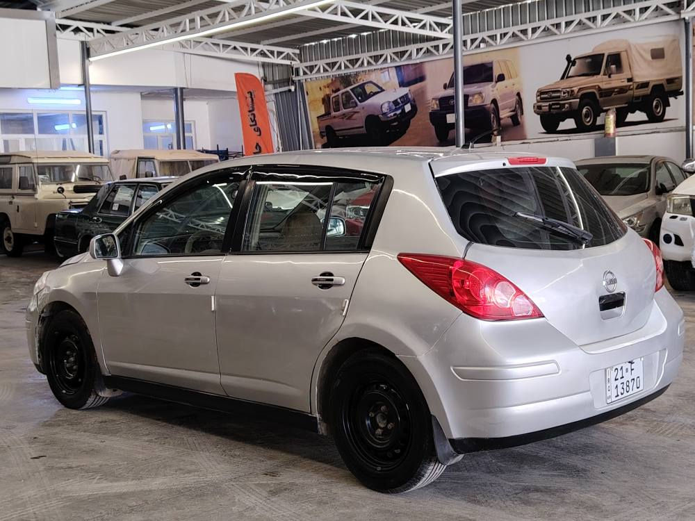 نیسان تیدا 2012 گێڕ توماتیک ناوزەرد
سەنەوی تا 2030تازەیە، کاڵبونەوەی نیە
پێنج پارچەی بۆیاغە، پێشی هیچی نیە
پشتی دەعمی هەیە حەوزی گرتوە
چوارتایەی نوێ یە ، شاشە ئایپادە
مالی دوسته سەیارەیەکی بی مەسرەفه
گیرومەکینەو تەبرید بەشەرت
*********** ڤایبەرو وەتس ئەپ
*********** له شاری کۆیەم
74 وەرەقه و مەجالیکی کەم كويسينجاك, أربيل
