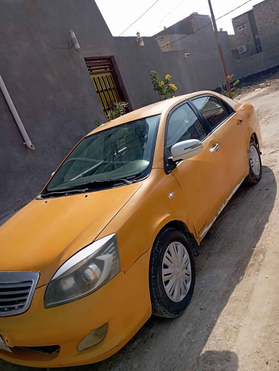 سلام عليكم جيلي موبل مديل 13 كير عادي تكسي بسمي مصفره هيئ وغرامات رقم ديالى انكليزي مكينه صار يومين مجفته حداديه كامله مشط جديد السعر 38وبيه مجال بسيط مكانه حله ابو غرق (شرط تحويل) رقم الهاتف *********** حلة, بابل
