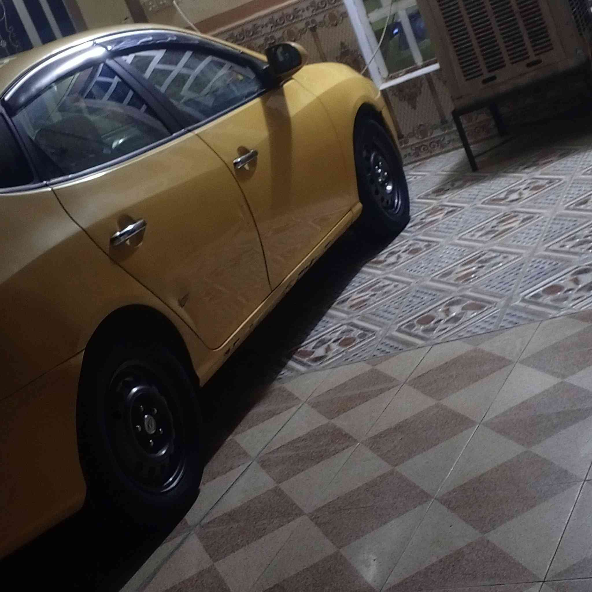 سلام عليكم لنترة مقدس موديل 2009للبيع سعر 98ورقة وبيهة مجل  مكان  ديالى سراجق رقم ***********
