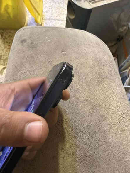 مرحبا
١٥ بروماكس شرق اوسط تك شريحة بطارية ٨٩ 
مبدل شاشة الشاصي مفطور وبي لحيم 
الشاشة هستوني شادها يرادلها سلكون حتا تكبس
الكامرا بيها مشكلة ب الكونتكتر يتصلح ب٢٠ او اقل بس اكفلها شغالة وحالياً تشتغل زوم فقط 
الباقي مكفول 
بيع او مراوس ٧٠٠ ورجاءاً التفاصيل ذكرتها كلها 
لتجي وتسالني بعد شبي مابي
***********
