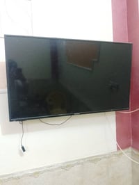 شاشة 50 بوصة • تلفزيون