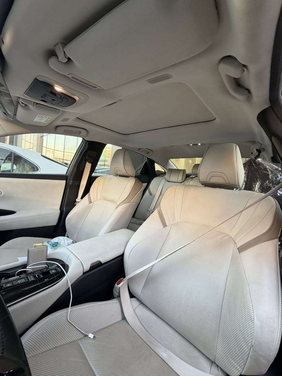 سلام عليكم 
تويوتا كراون موديل 24 ماشيه 36000 بزون اي حاله فقط ملاحضات بسيطه السعر 31000$ 
***********
