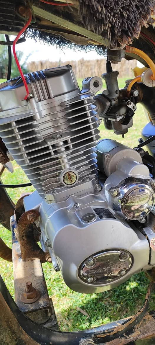 سلام عليكم
ستوتة للبيع موديل 2015
الستوته نضيفة كلش 
مكينتها بنهاية 2024 بعدها كارتون 
مكانها الشطرة 
كلشي بيها بلاد وشرط الشغل وكهربائياتها كلها شغالة 
وسعرها 1600
لأن تسوة سعرها الله شاهد 
رقم الهاتف 
***********
