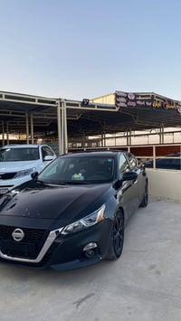 نيسان التيما 2019  فئة S  محرك 2.5L  بدون دواخل حادثها بجم بسيط   للبي...