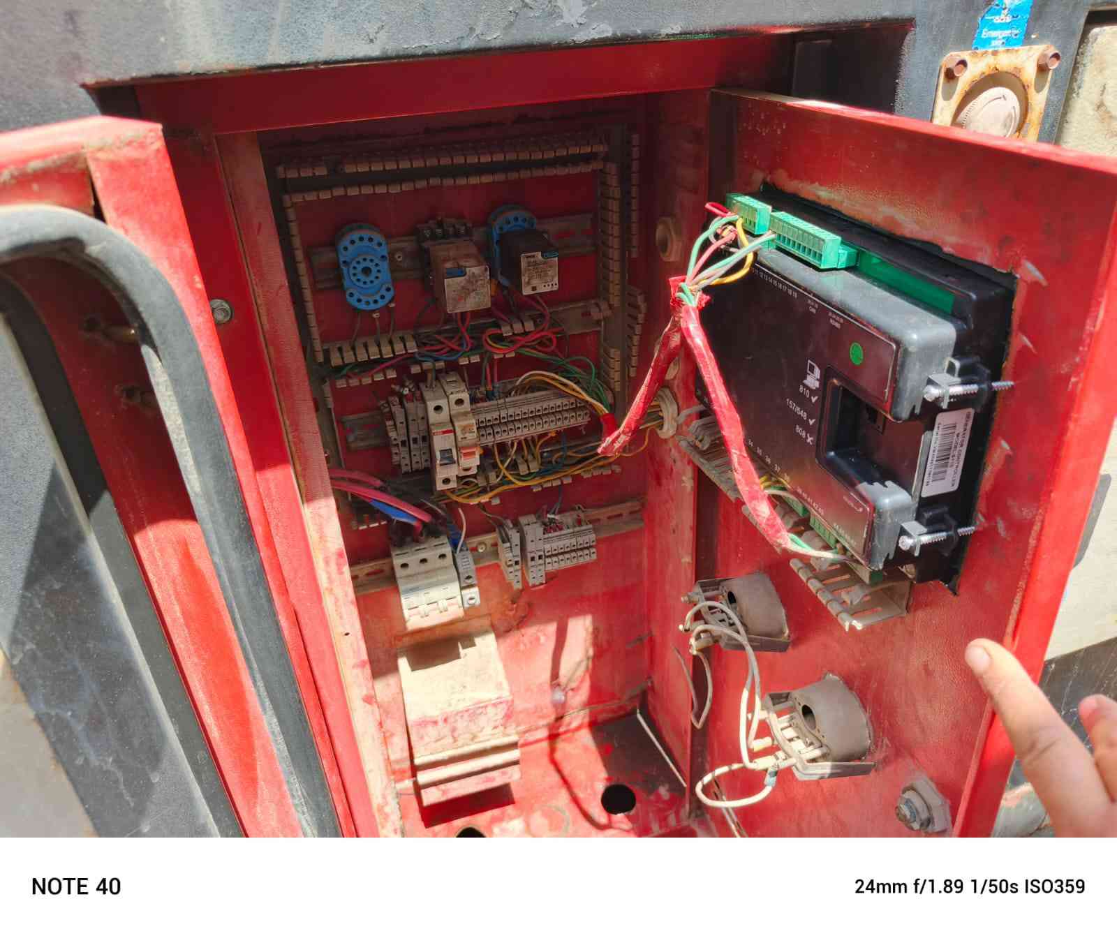 مولد بيركنز نكليزي 30كيفي 3فيز مبدل بيه كاز كيت فقط
السعر 28ورقه وبيه مجال بسيط ***********
