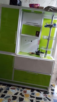 كاونتر متر ونص مع الملحق متلاسق اتصال رقم ٠٧٧٢٨٢٥٨٦١٤ والسعر مناسب جدا