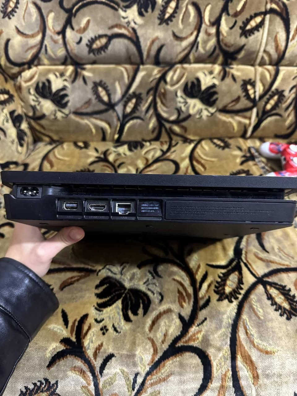 نضام 9 سلم مهكر كلش جديد لا مفتوح ولا مصلح اطي بي ضمان وبي العاب واربع يدات تلاثة الاصليات مالاتة او وحدة  تجارية وكارتونتة هم موجودة ذاكرتة 500 
رايدة 275 المكان كوت 
***********
توصيل موجود
