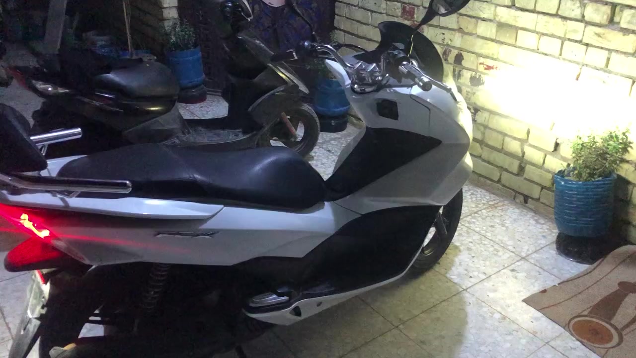 سلام عليكم بسي اكس البيع فقط دراجه حلوه ونضيف مكينه ١٢٥ ممشاه٦١ اكفلك مكينه /رقم ***********
