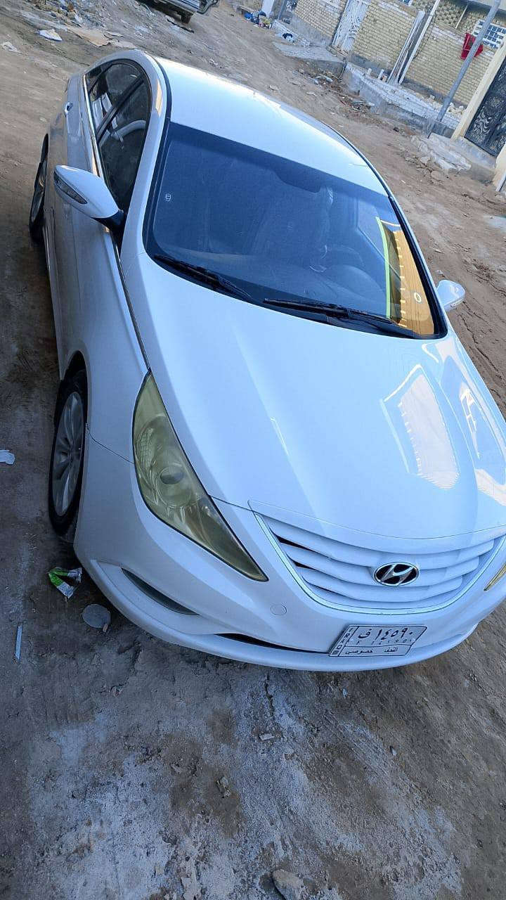 السلام عليكم سوناتا للبيع مديل 2012 جاهزه من كلشي مكفوله من الضربه والصبغ وتبديل كير ومكينه وتبريد مكفولات السياره باسمي مكاني نجف اي استفسار اتصل ***********
