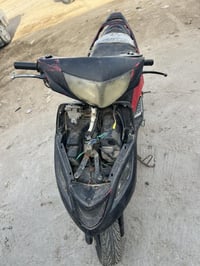 للبيع بسعر مناسب تشتغل مابيها شي 07818909613