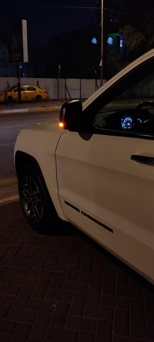 السلام عليكم
جيب 2020 امريكي لمتد  

سيارة رقم بغداد بسمي  تحويل ثاني يوم 
 الحادث جاملغ وبنيد 3 قطع 

-95ميل 

محرك  3600 6 سلندر

-بصمه

-تشغيل عن بعد 

-فقحة سقف بانوراما 

-منظومة زنون اصلية -

-جنطه كهرباء 

-كشن كهرباء ميموري 

-مقاعد جلد  

-ثلاث انظمه قياده

-كشنات تدفئه تبريد 

-شاشه لمس كبيره 

-نظام تثبيت سرعه 

وبعد بيهه مواصفات  

مكاني بغداد شارع فلسطين 

السعر 21$ بيها مجال  

للأستفسار ***********
