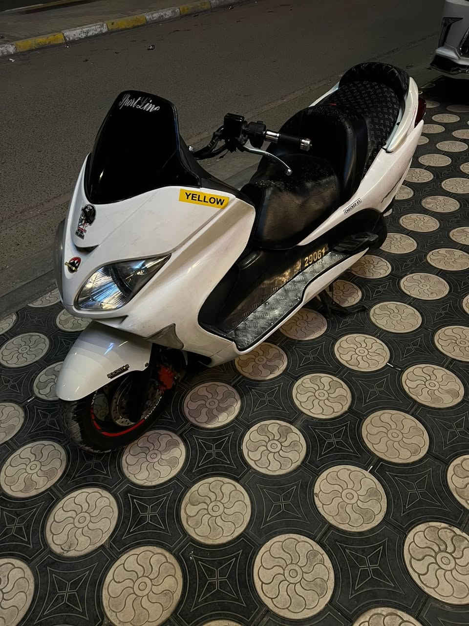 السلام وعليكم. دراجه فورزه 08عميه دراجه معروضه للبيع دراجه نقصهه بس كفرات تعبانه اما مكينه. مكفوله برغي مامفتوح بيهه  وبينه نواقص قليله مامحسوبه ع دراجه او مكينه 

سعر مليون وبيه مجال 
مكاني بغداد مدينه الصدر 
الرقم 
***********
