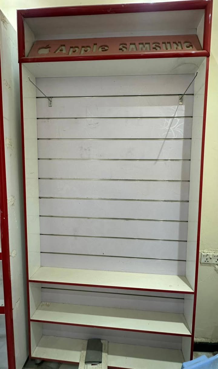 أغراض محل كامل مال موبايلات رفوف ميز البيع مكان عل شط يم فرع السيد غازي أو منطقة الكربلا ئي يم المسبح عفك الاستفسار اوتتصل ***********
