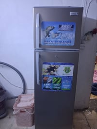 ثلاجه نظيفه جدا سعر ١٥٠ ٠٧٧٥٣٤٩٠٦٢٧