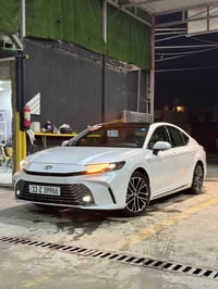 تويوتا كامري 2025 هايبرد LIMITED اعلى مواصفات بل كامري ياباني اصلي مو ...