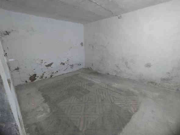 دار ملك صرف يعتبر عرصه مساحه 105 متر والسعر 105 وبي مجال كوفه شارع المعمل مجاور مدرسه السويس للاستفسار مكتب رعد النفاخ وتساب ***********او ***********
