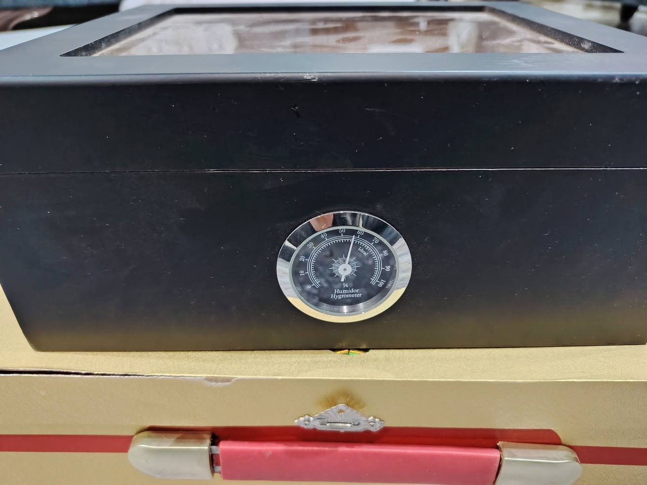 السلام عليكم ورحمة الله وبركاته
بوكس خشبي وبيها مقياس رطوبة السعر ١٥ الخشب طبيعي


**إذا كنت صاحب هذا الإعلان وتريد حذفه لأي سبب، رجاءا أرسل رسالة إلى الدعم الفني**