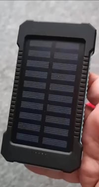 شاحن شمسي • يشحن بالضوء • يو بي اس
