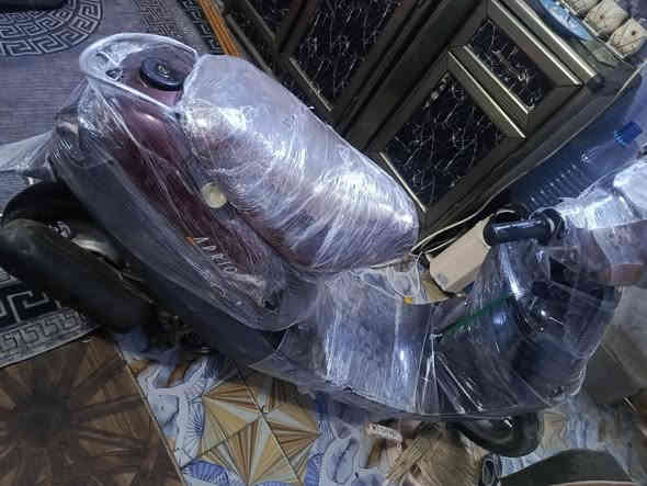 السلام عليكم درجه بطه الدراجه حلوه بس عوزهه ترتيب وباتري والدراجه مثل ماموضح بلصوره وبيه مكينه حلوه وناعمه وشلعته حلوه أوراق باسمي اكرر عوزهه ترتيب السعر 300وبيه مجال بس المكينه مامفتوحه عنواني ميسان حي الحسين والموشراي لايخابر وهذا رقمي ***********
