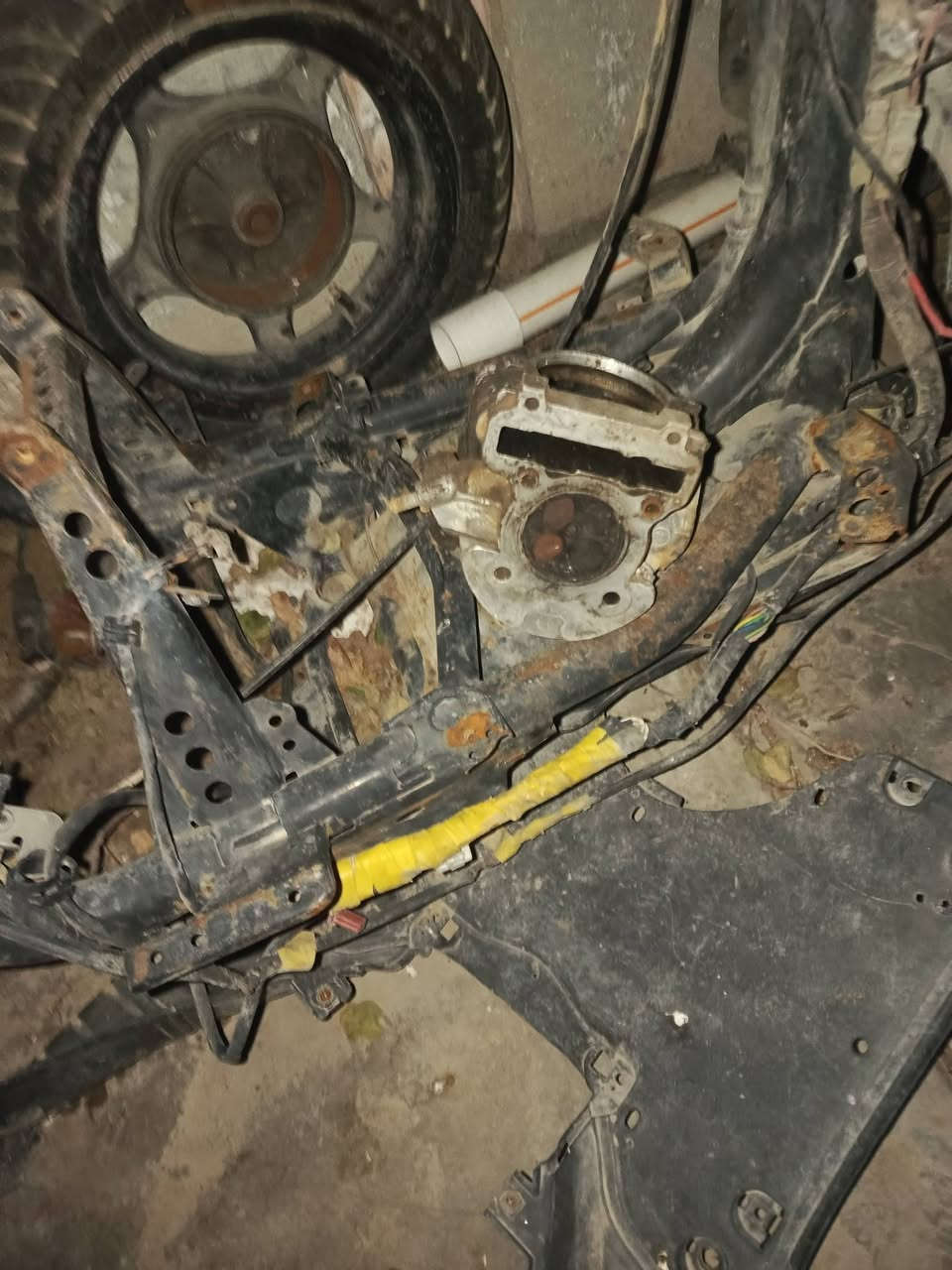 سلام عليكم شباب دراجتين للبيع بسعر دراجة ماكو هيج سعر كومكو رايسنك 150 نواقص خفيفة دراجة تكطع نار ومرات تشتغل تاركها والثانية سكنس نثية ناقصها بوشة وبستم وكلج امامي وكفرات خارجية مابيها ثنينهن ب165 وبيهن مال قليل للشراي مكانهن بغداد بوب الشام ليريدهن هذا رقمي *********** وان شاءالله ماقصر ويا
