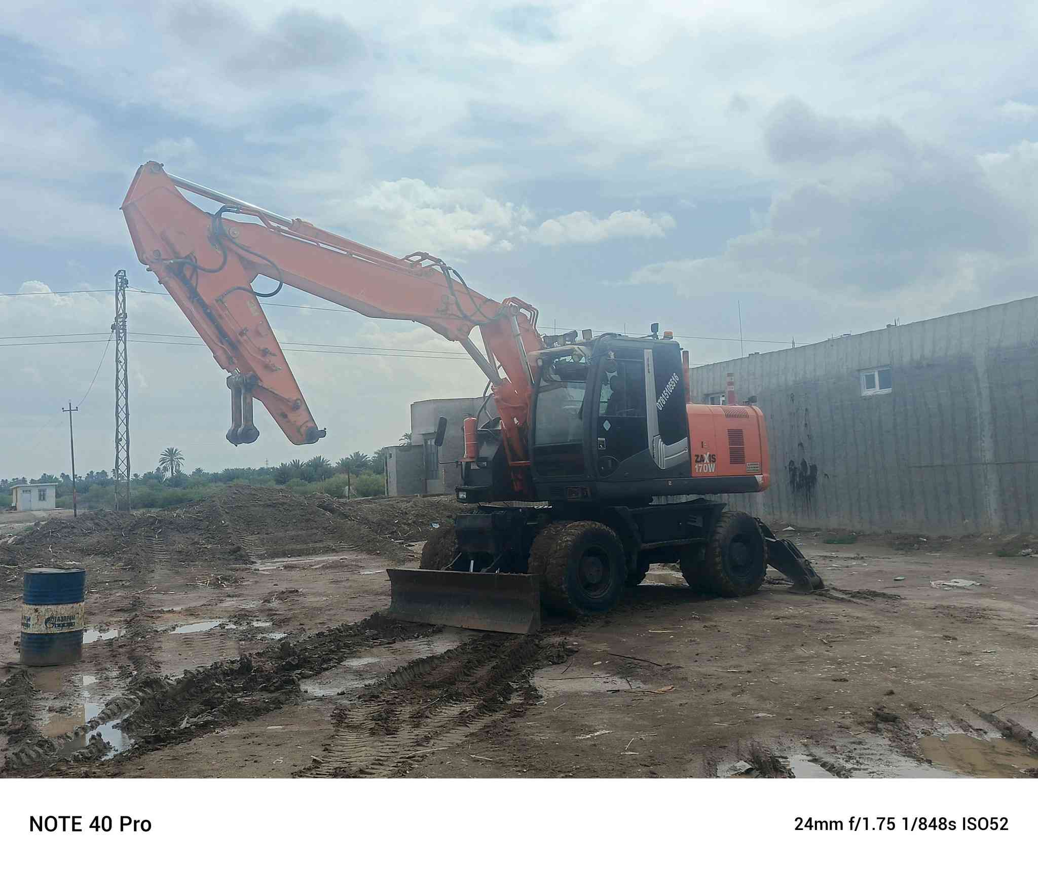 حفارء. لبيع. 2008.مكفول.كفال.عامء
***********
